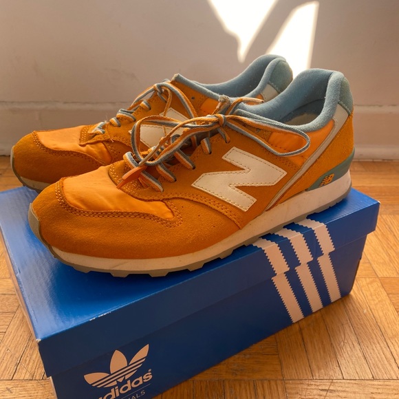 New Balance Sneaker - Picture 1 of 4